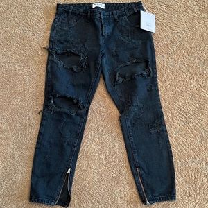 One Teaspoon Boyfriend Style Ripped Jeans Size 28